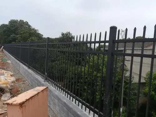 鋅鋼柵欄真的有他們說那么好嗎？博智鋅鋼來為您解答