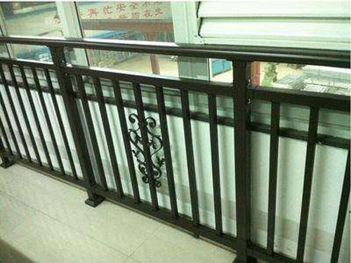 陽(yáng)臺(tái)鋅鋼護(hù)欄